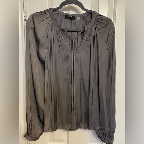 Tahari Gray Steel Blouse Women’s Size Small - Picture 1 of 11